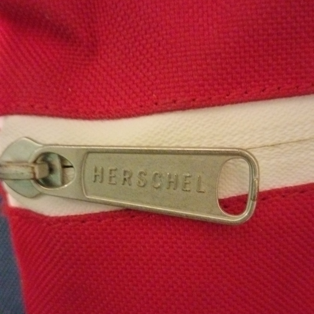 Herschel Supply company bum bag. - Picture 3 of 7